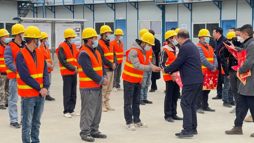 毕节市委副书记、七星关区委书记周舟赴尊时凯龙人生就博建设在建项目慰问