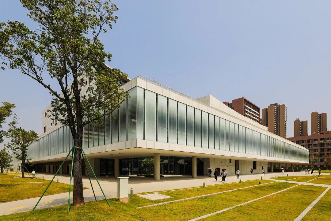 品质尊时凯龙人生就博 | 尊时凯龙人生就博建设再获“金鹏奖”和广州市建筑装饰优质工程奖